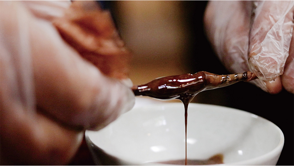 urushi tree lacuqer, traditional kintsugi materials