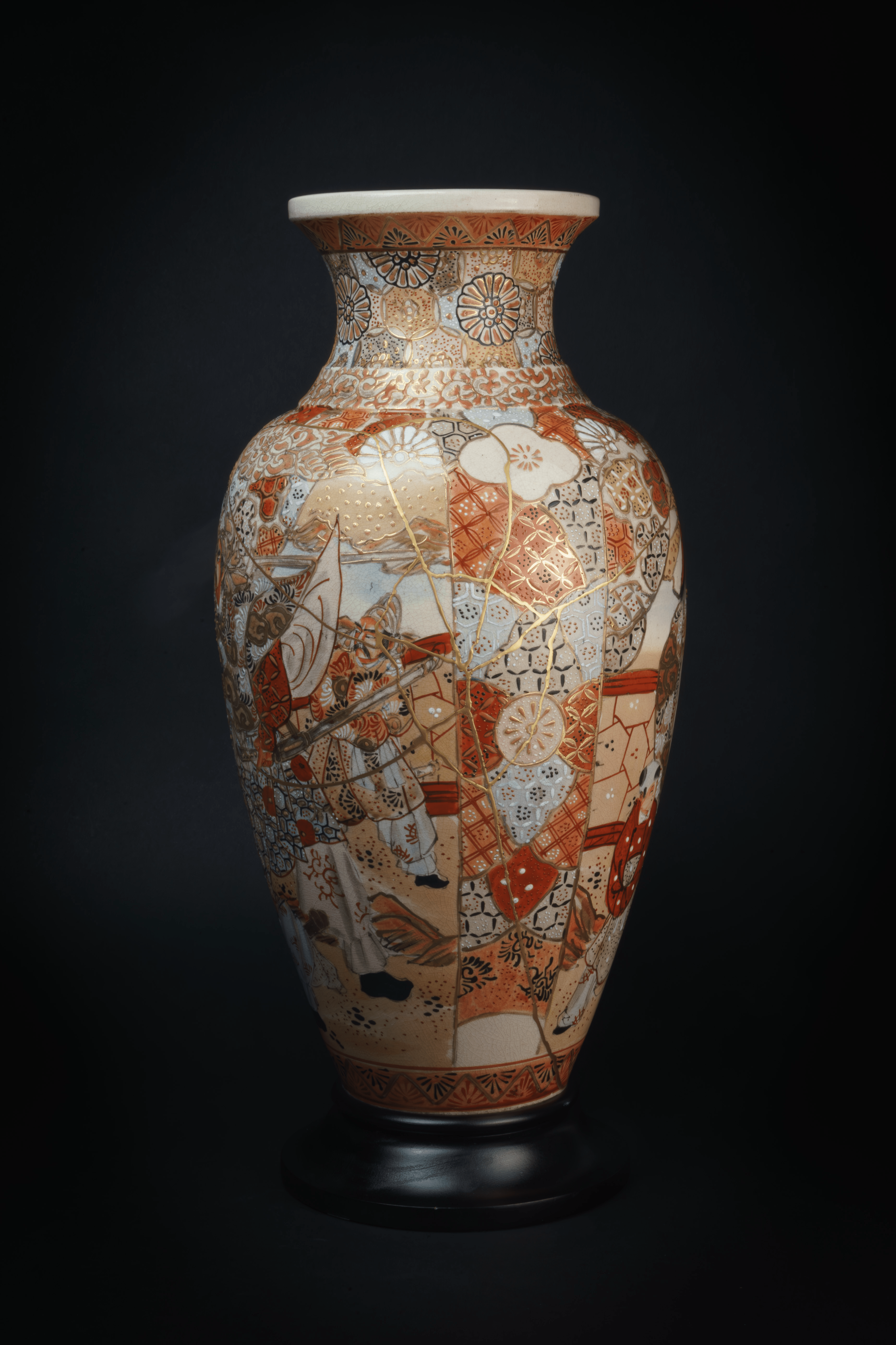satsuma vase restored with kintsugi